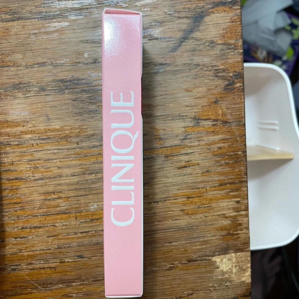 Clinique Mini makeup MVPs Les essentiels lipstick eyeliner mascara fan favorites - Picture 8 of 13